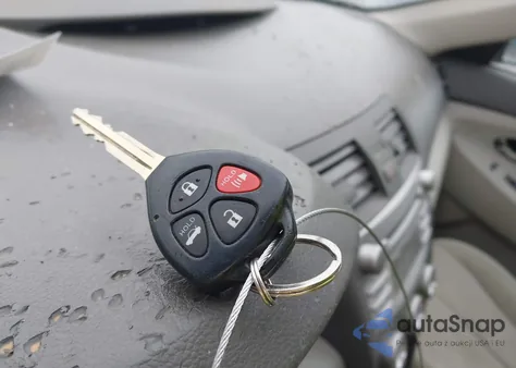 2010 Toyota Camry Le z USA, uszkodzony, nr VIN 4T1BF3EK4AU542680